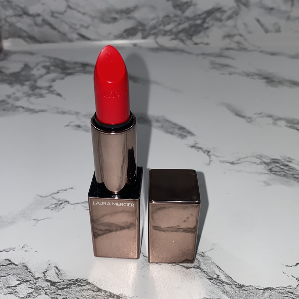 NWOB Laura Mercier silky creme lipstick: rouge muse
No box
Never used - Picture 2 of 3